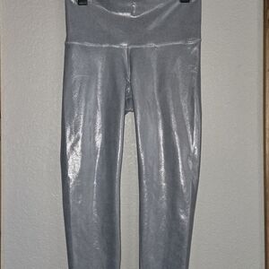 Old Navy shiny silver metallic extra high rise go dry leggings Sz L